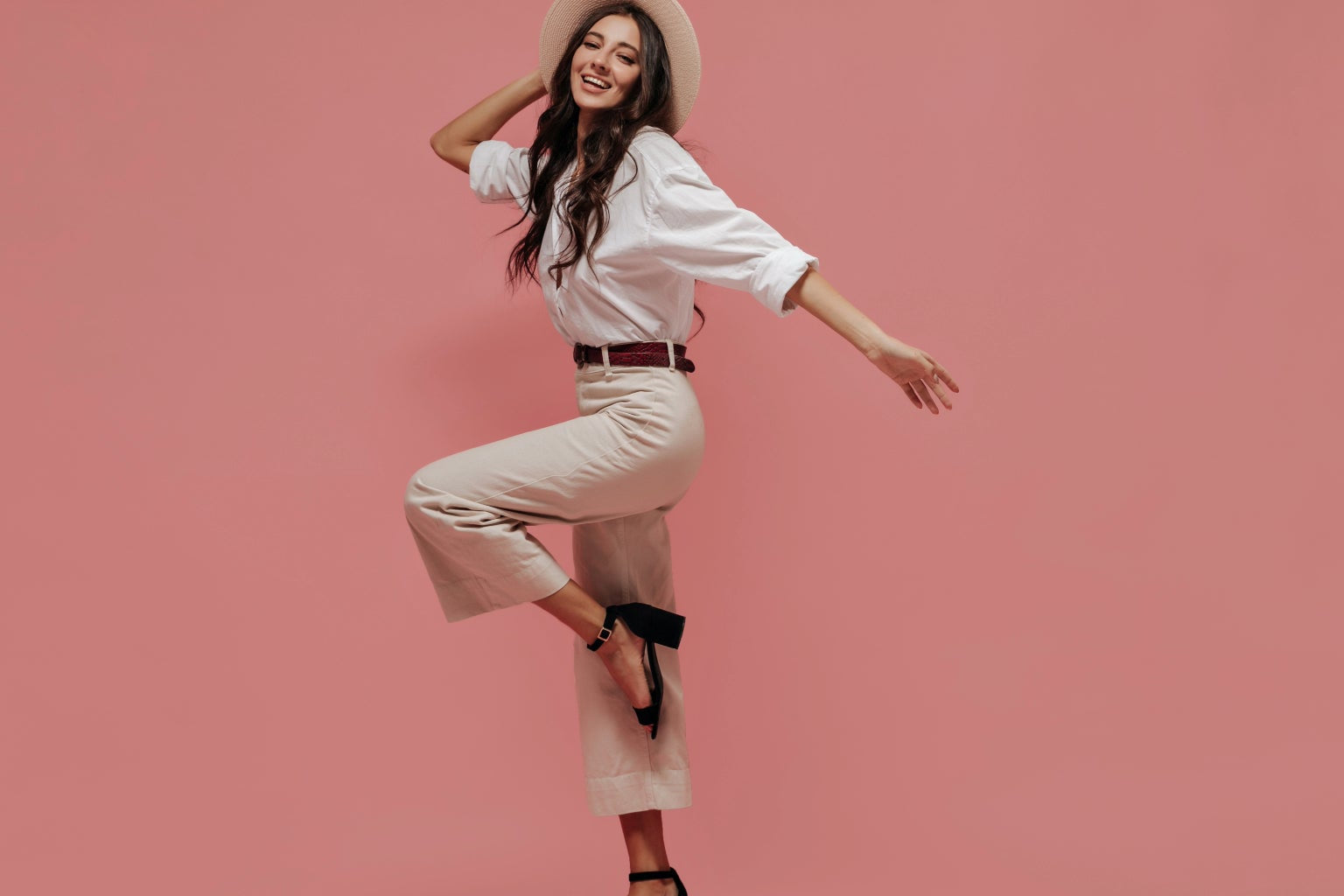 Дамски панталони и дънки