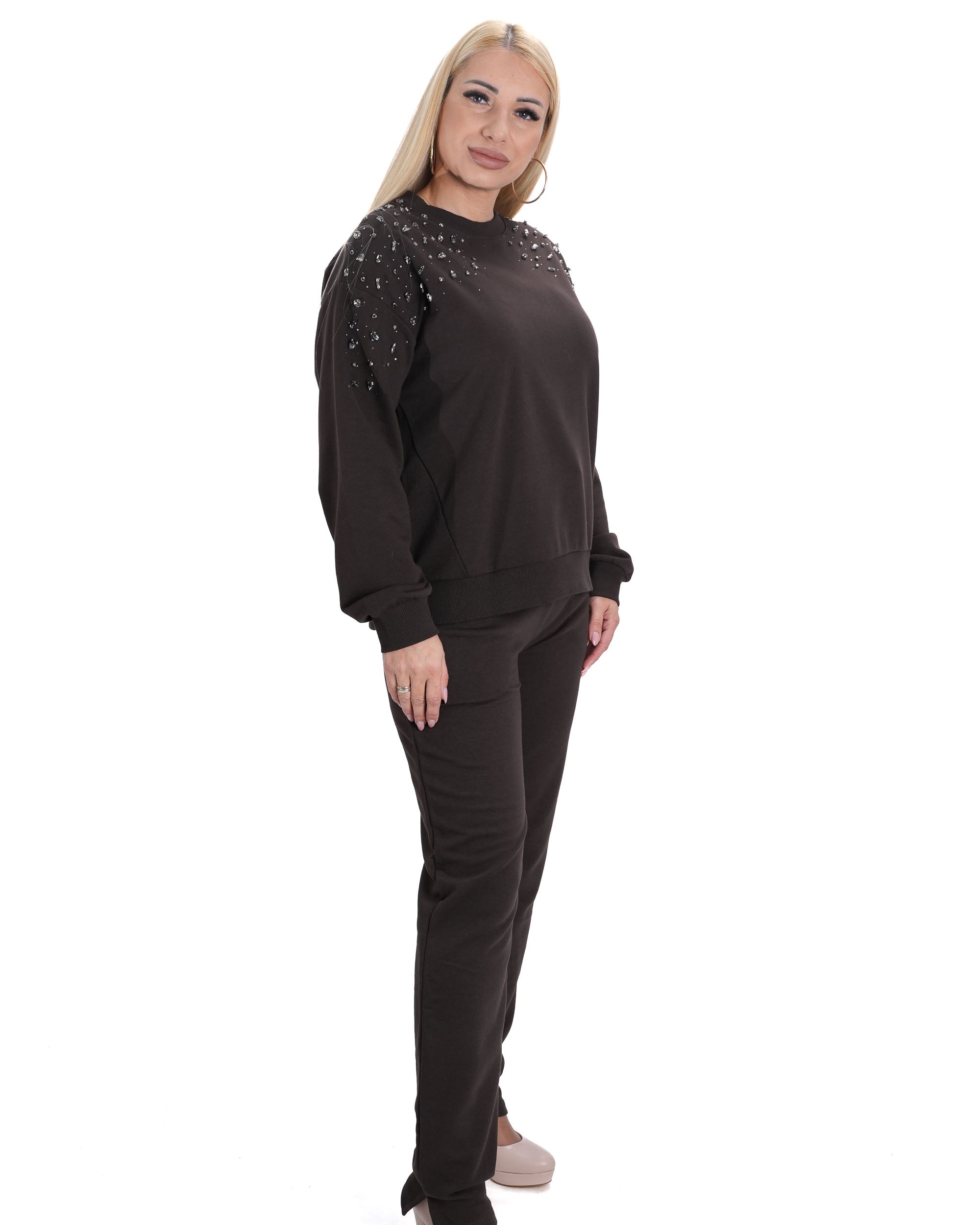 Дамски комплект тъмно кафяв – панталон и блуза с кристали