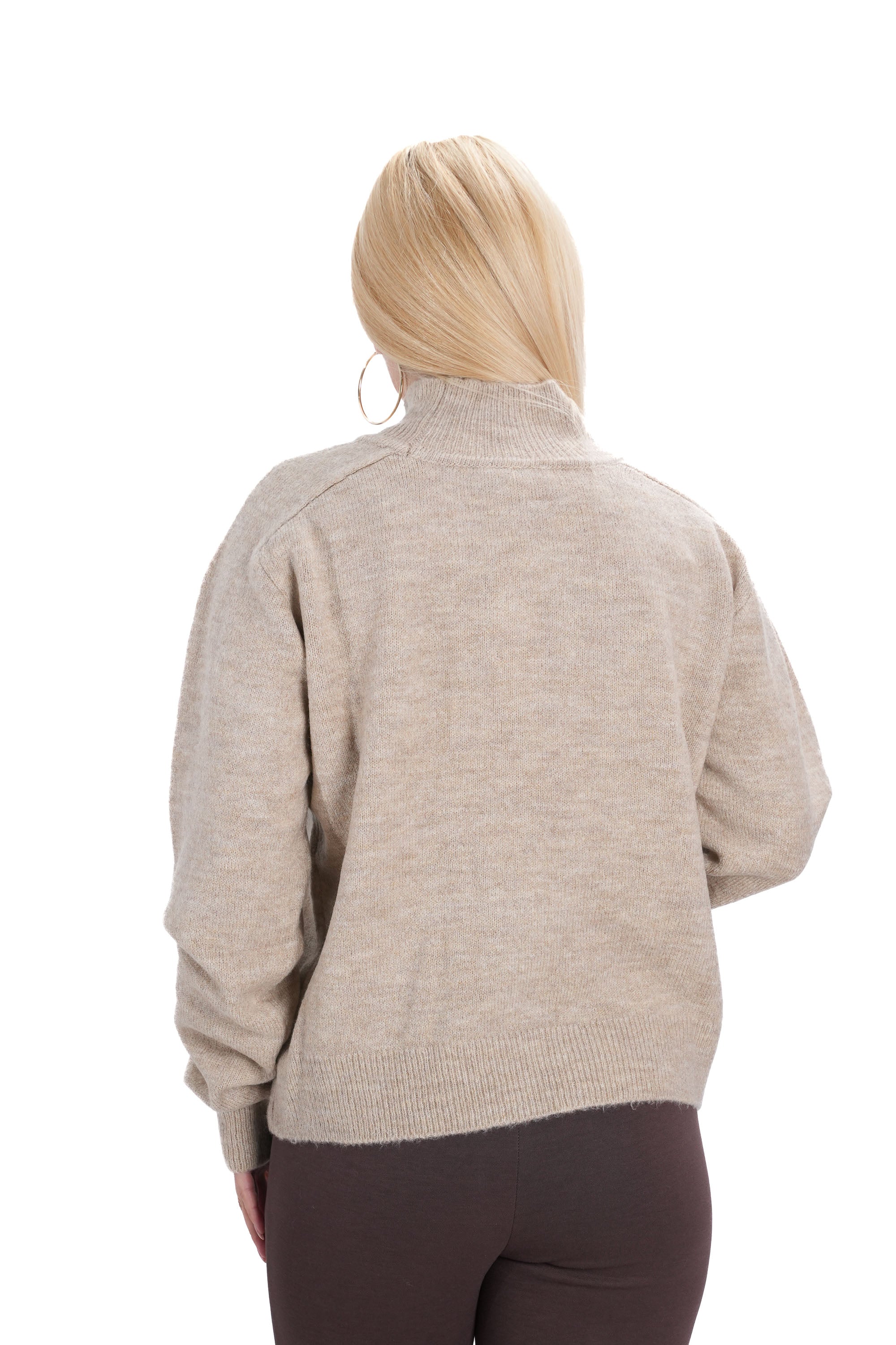 Дамски пуловер от плетиво – гръб с поло яка