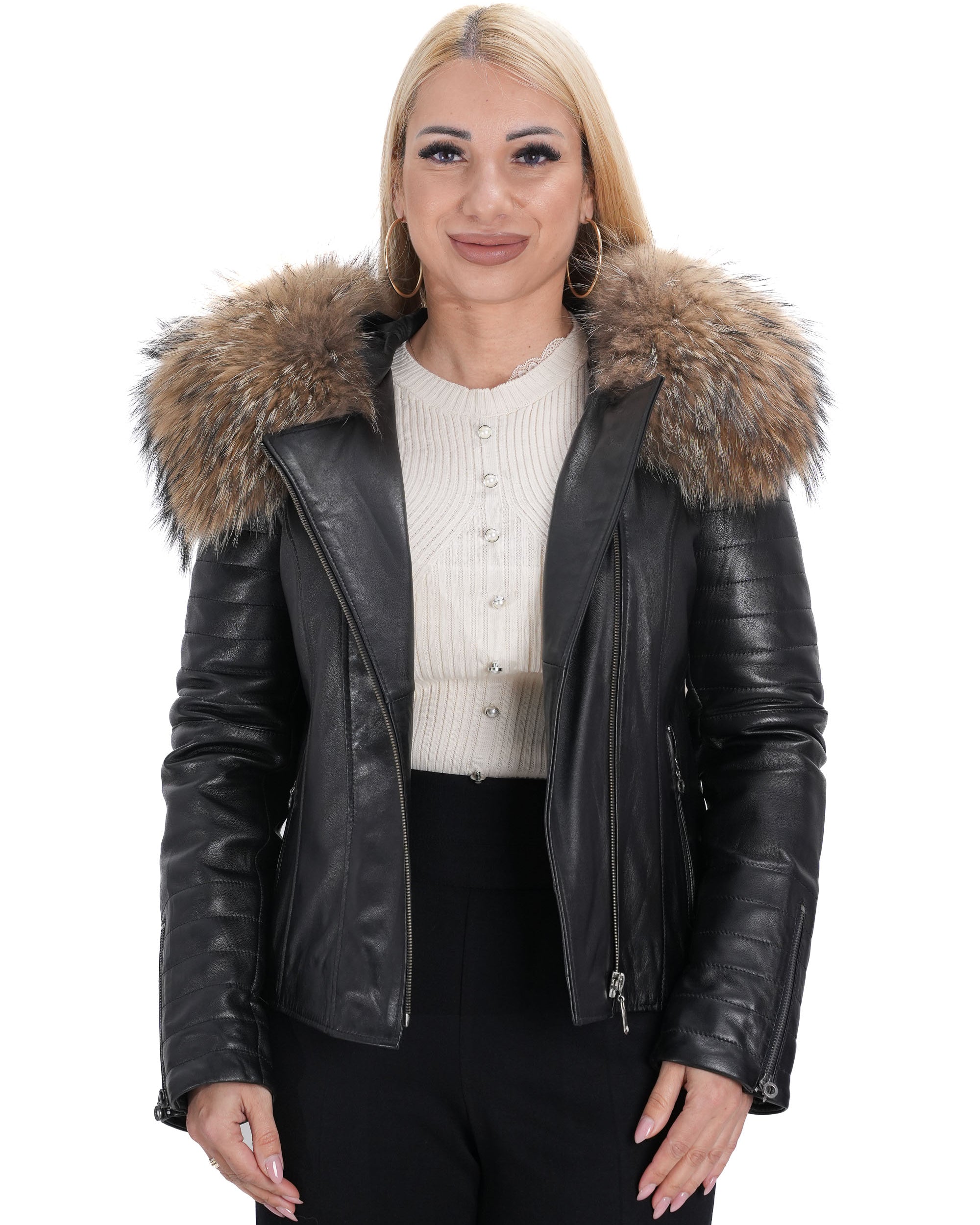 Дамско яке от кожа – модел T-6, детайл на страничното закопчаване