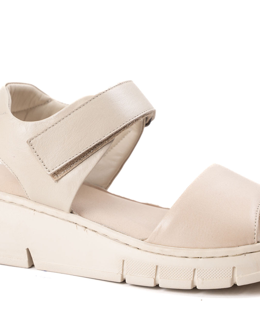 comfortable women beige leather sandals medium platform