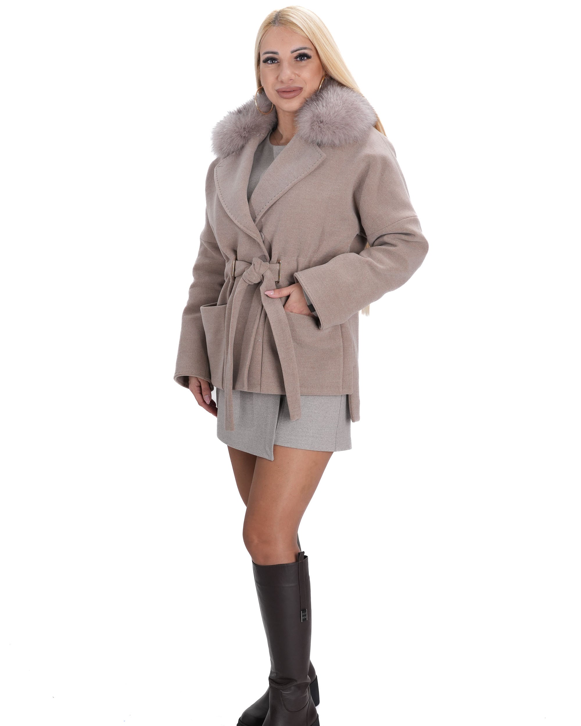 Късо дамско палто от кашмир с колан – универсален цвят