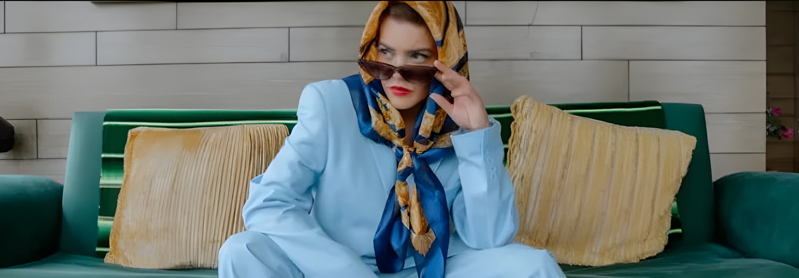 Тенденции при дамските официални костюми през 2025: От традиционното до уникалното