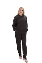 Спортно-елегантен дамски комплект с декоративни кристали