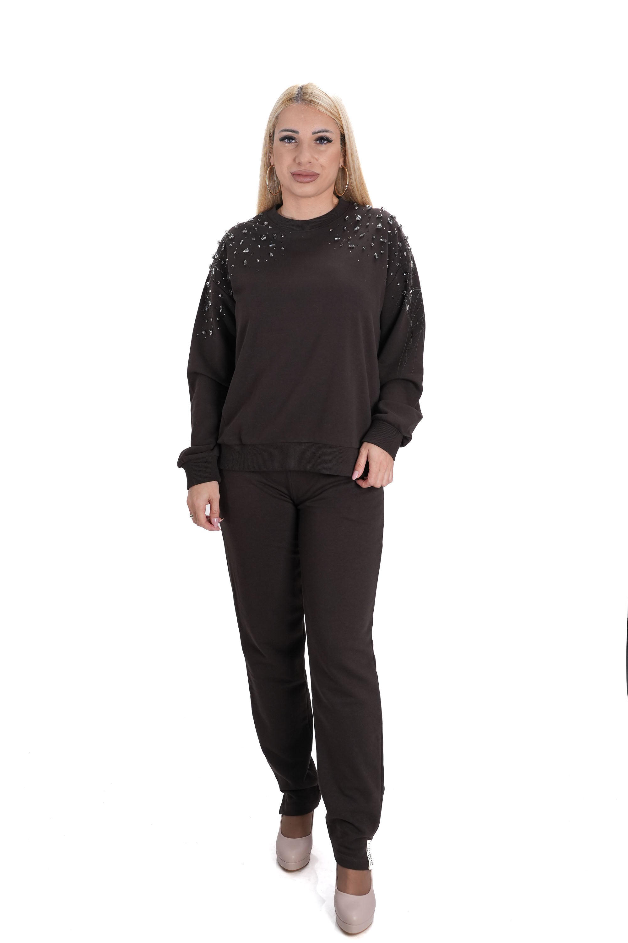 Дамски комплект от 2 части – панталон и блуза с кристали в тъмно кафяв цвят