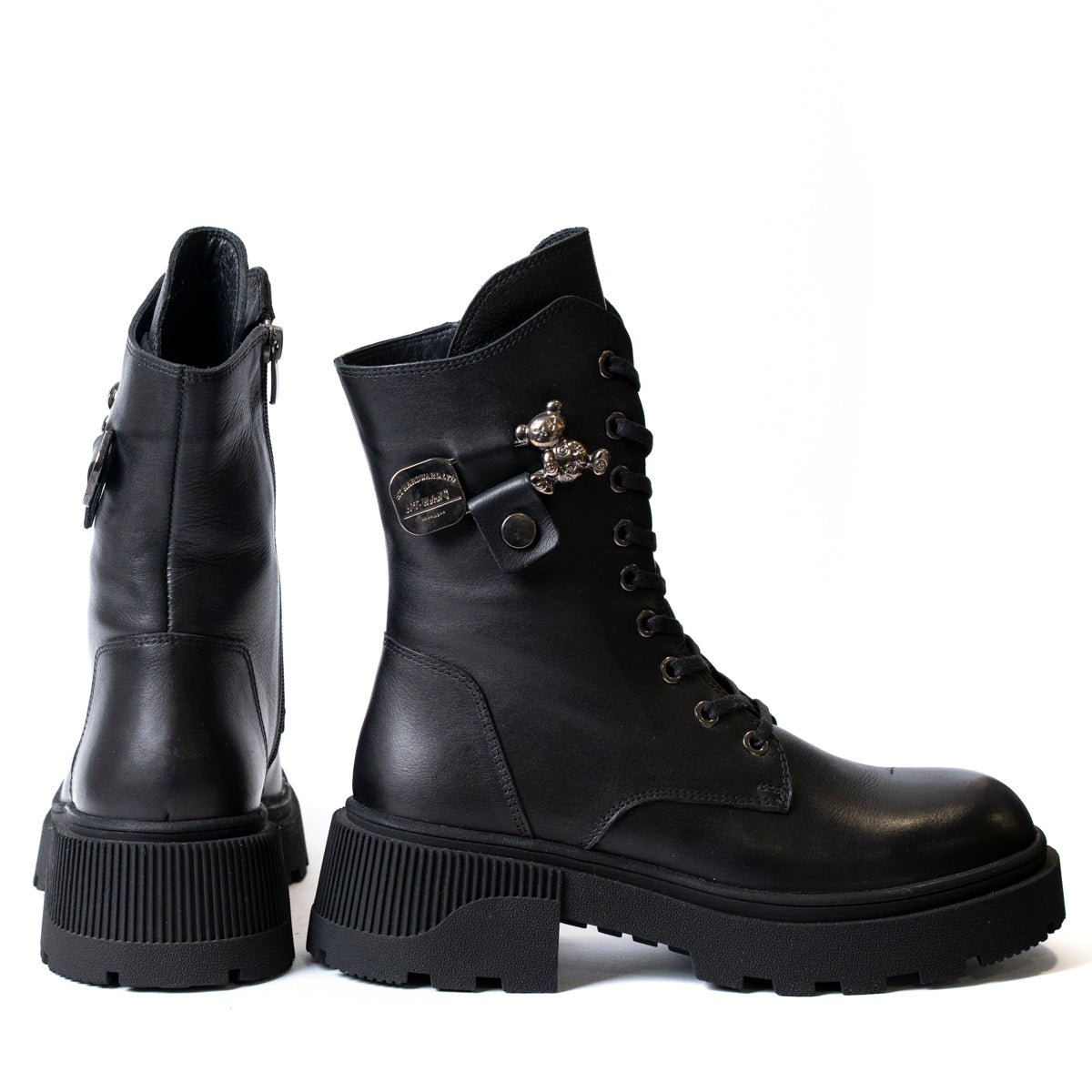 Модерен дизайн дамски черни боти с връзки и малка брошка 4008-01