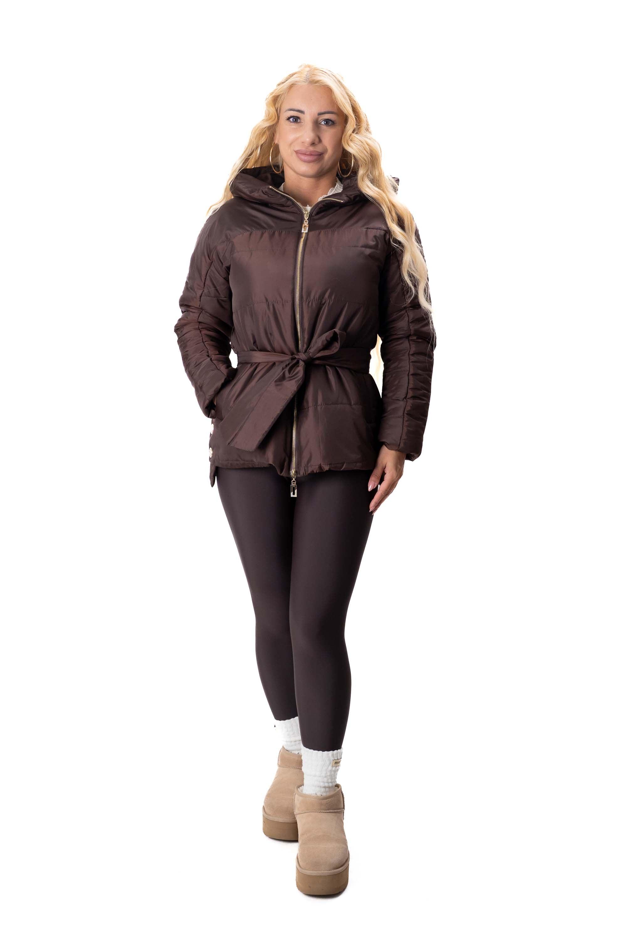 дамско късо яке от шушляк кафяво с качулка и колан