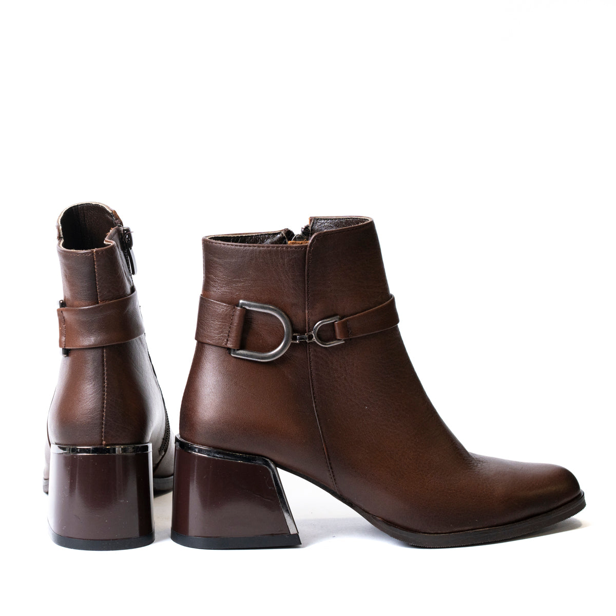 Дамски кожени боти в кафяво с дебел ток и стилна катарама