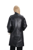 Дълго дамско яке от кожа – модел B902 отпред и отзад