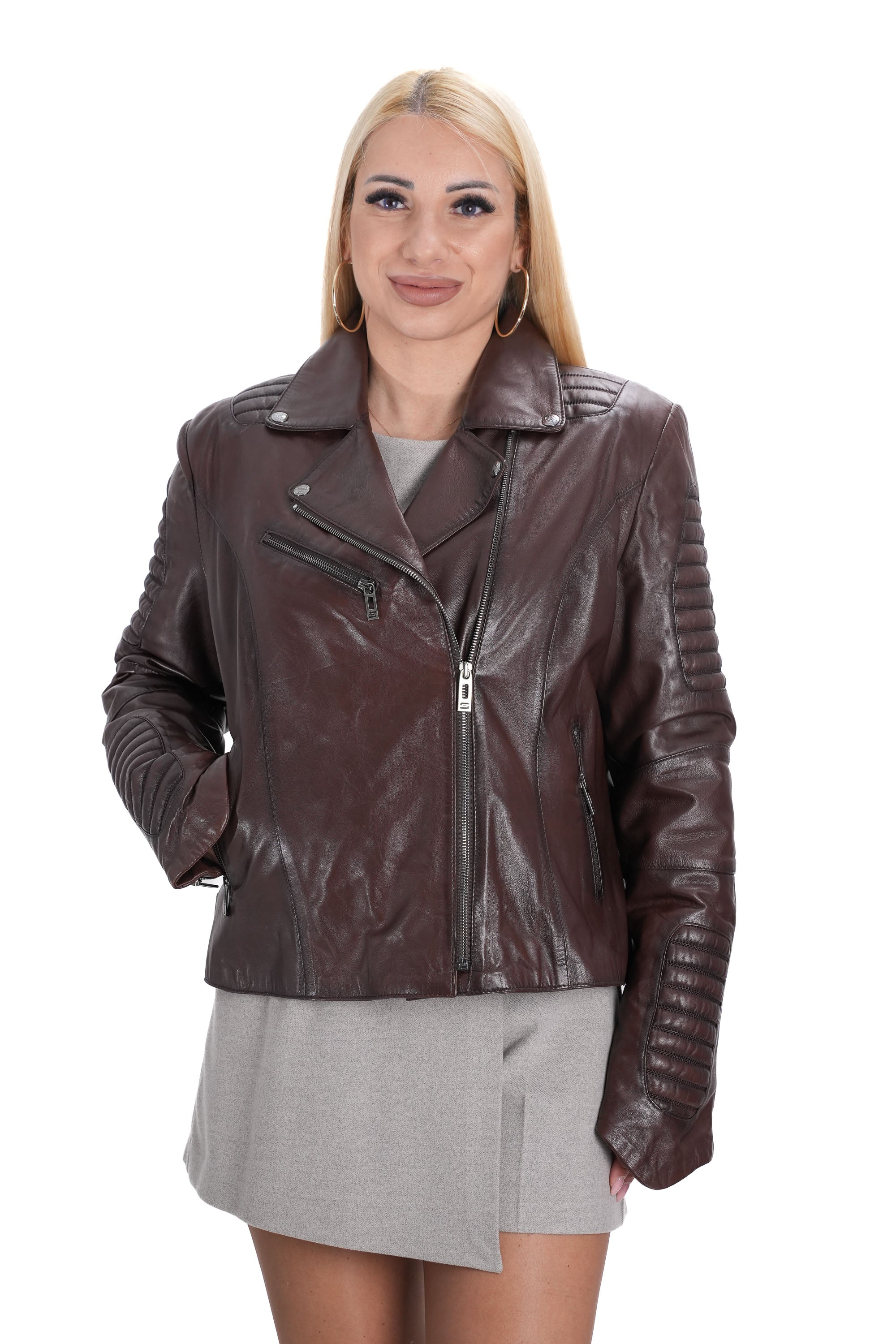 Дамско яке с комфортна кройка и висококачествена кожа
