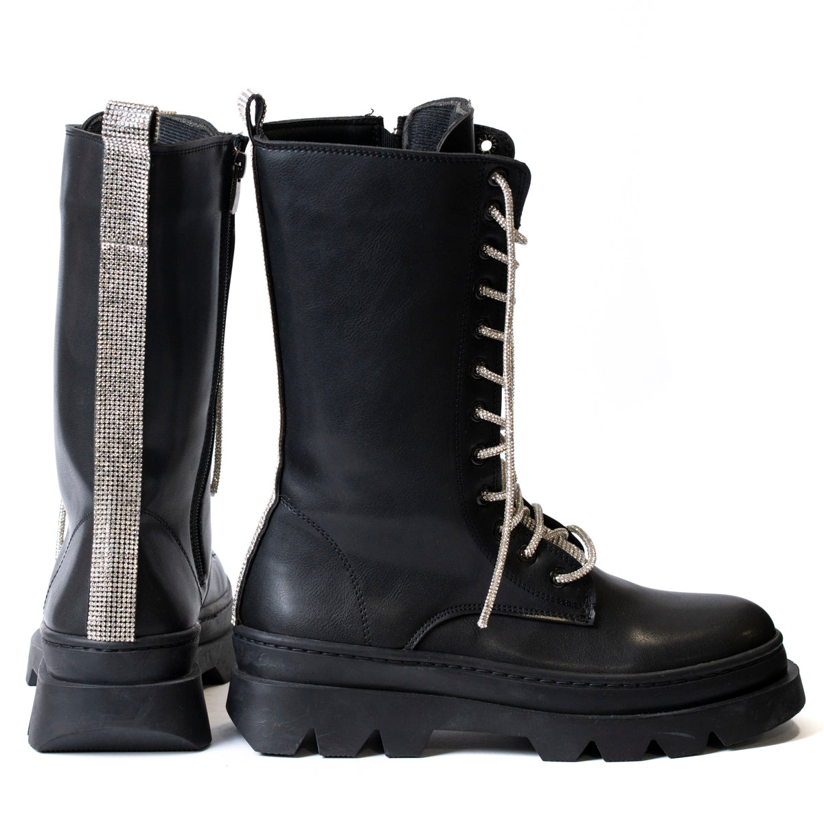 Модерен черен дамски ботуш с връзки и сребърни камъчета 5551
