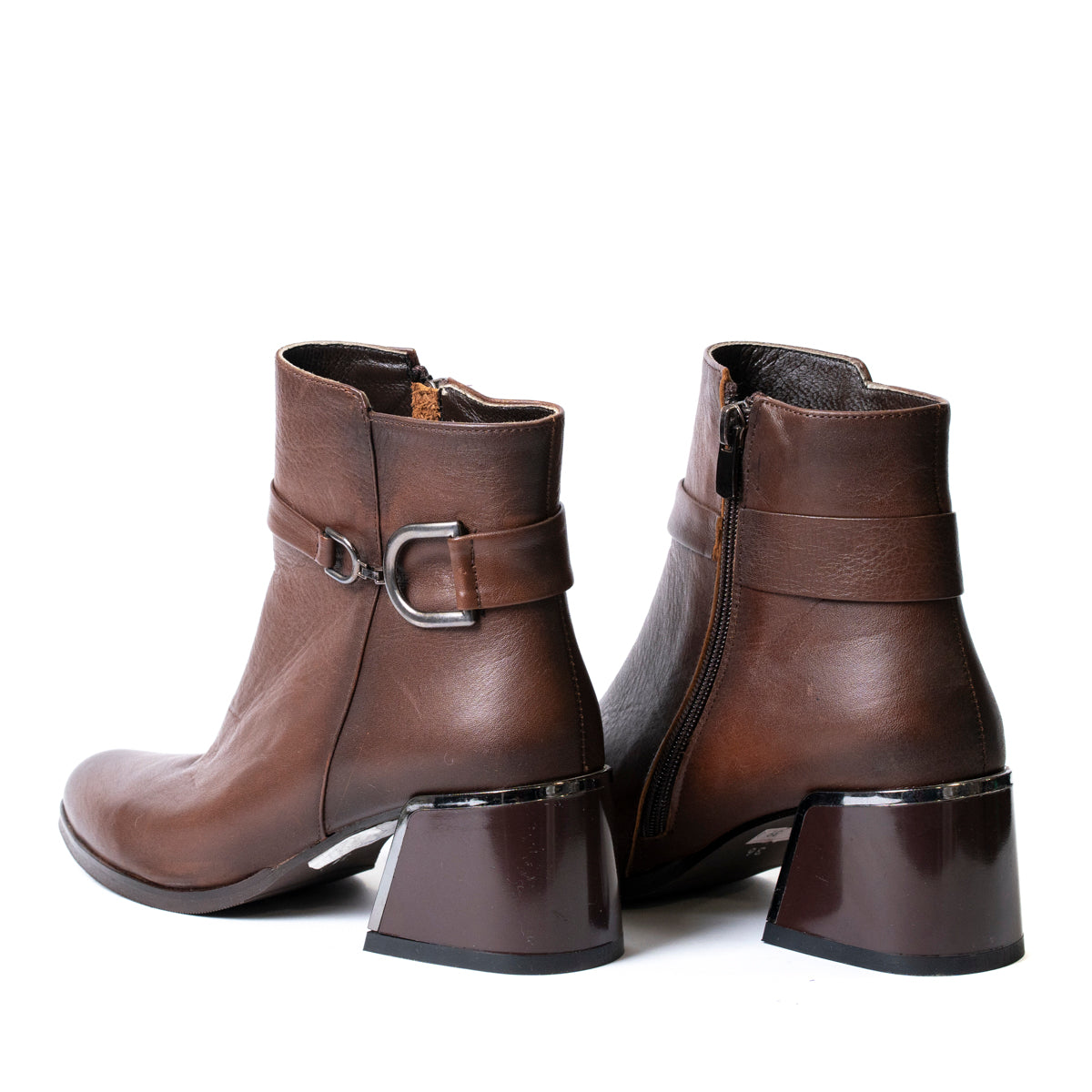 Кафяви дамски боти от естествена кожа – елегантен модел с ток