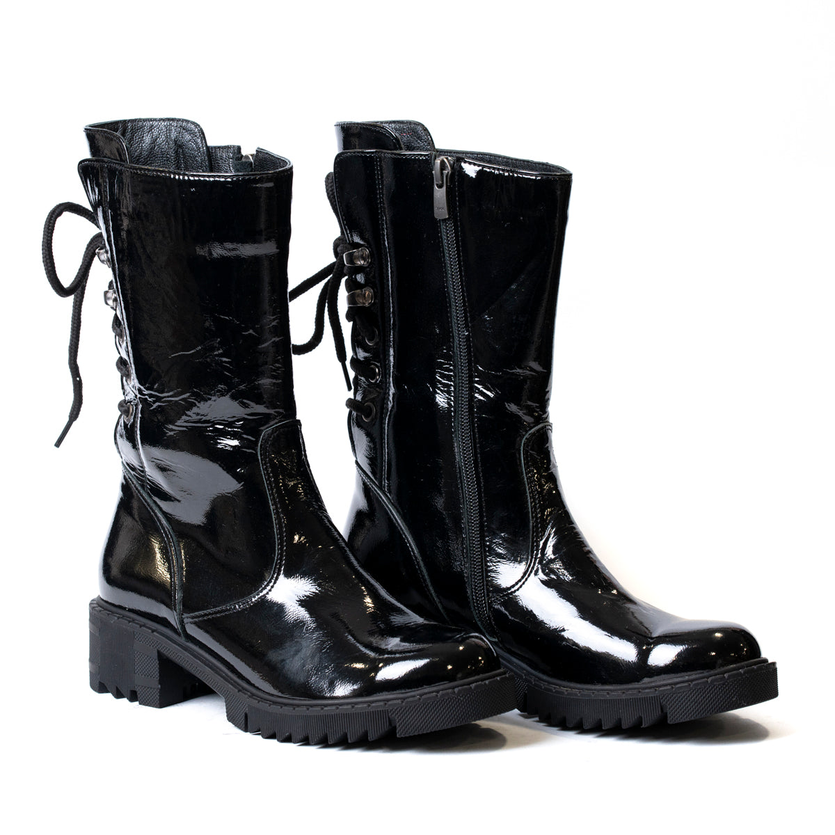 Елегантни дамски ниски боти от естествен лак за есен и зима