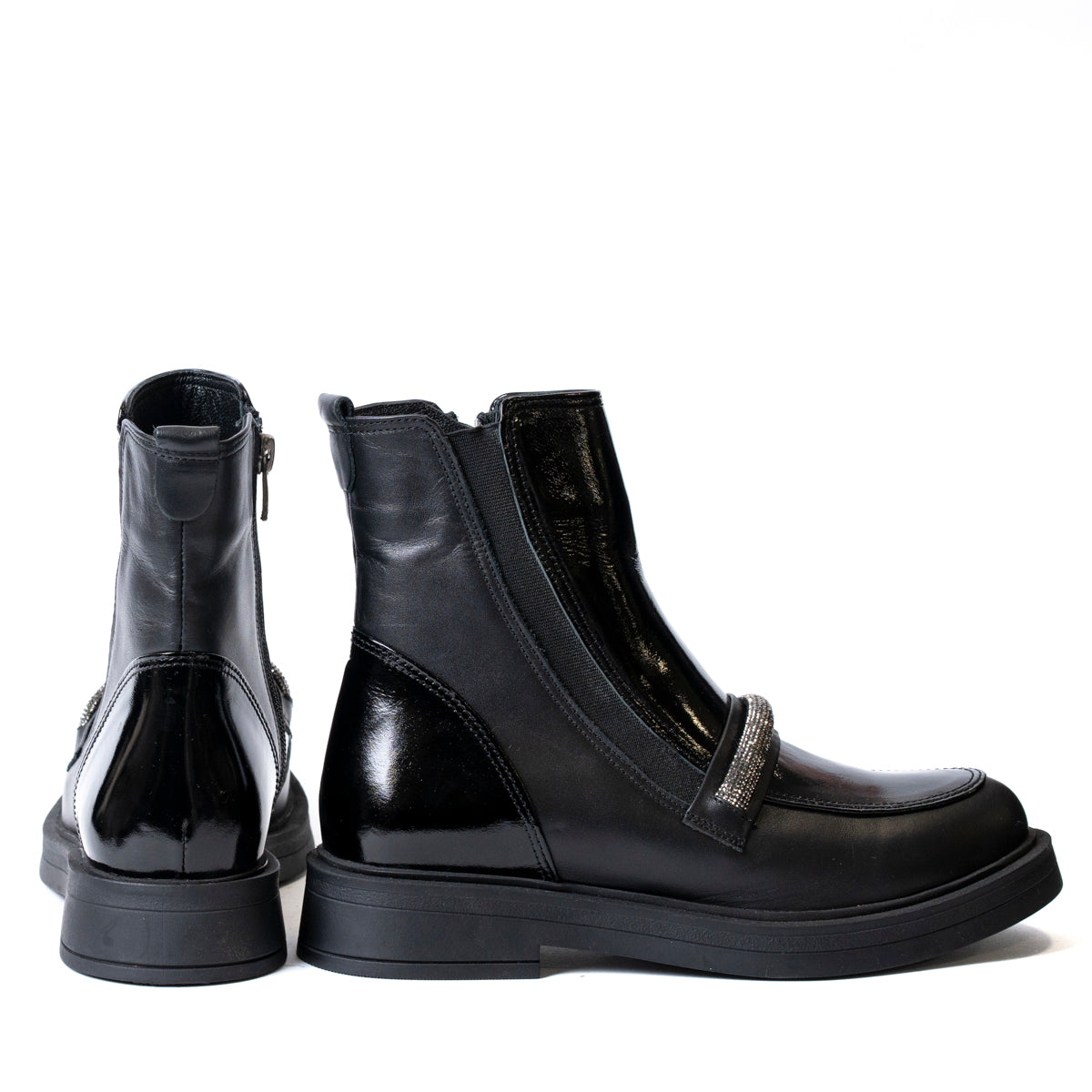 Елегантни дамски боти от кожа и лак с нисък ток и камъчета