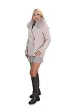 Елегантно дамско късо кашмирено палто 4208 за студено време