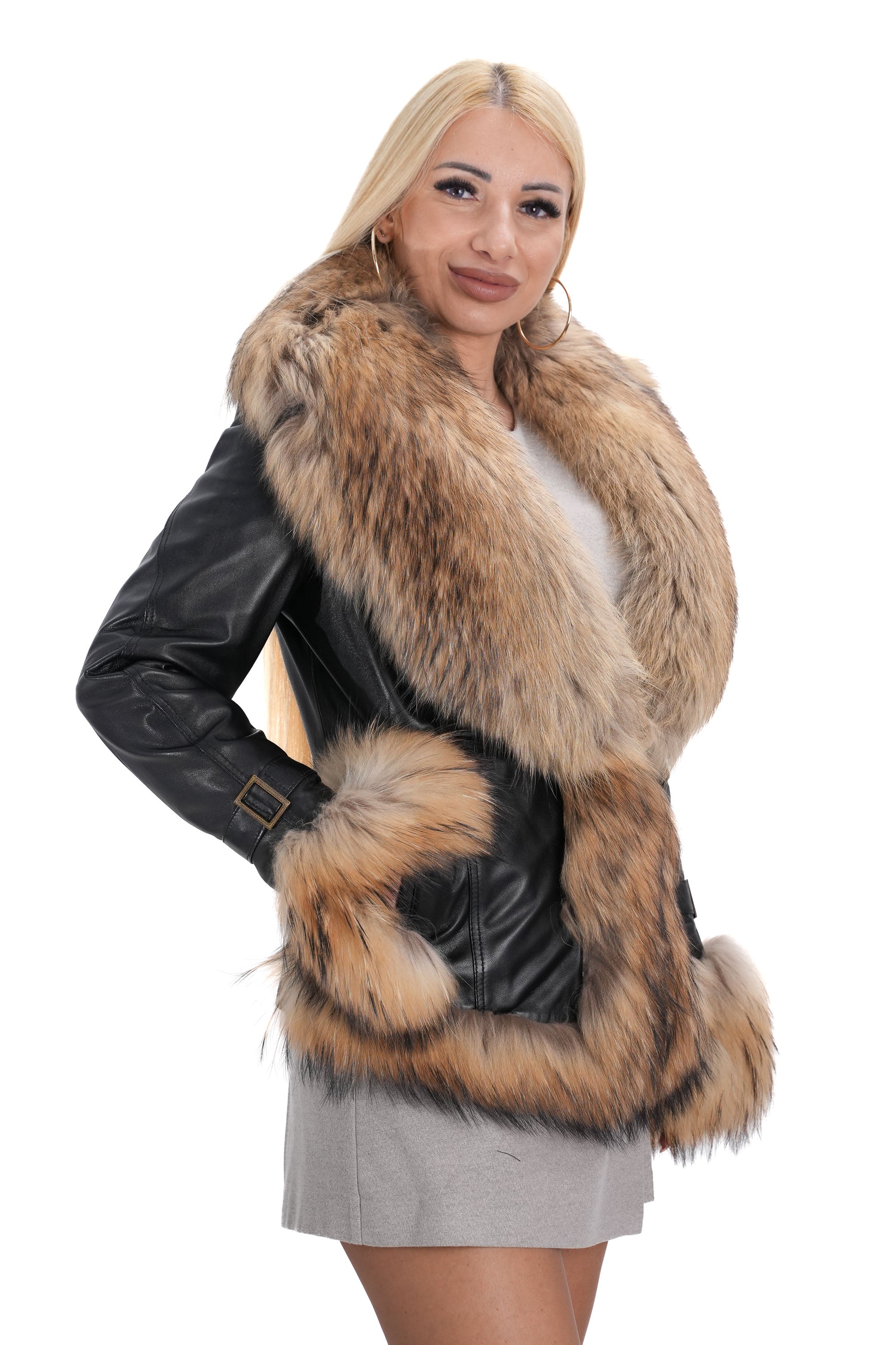 Дамско яке C-10 Natural с удобна кройка и висококачествена кожа