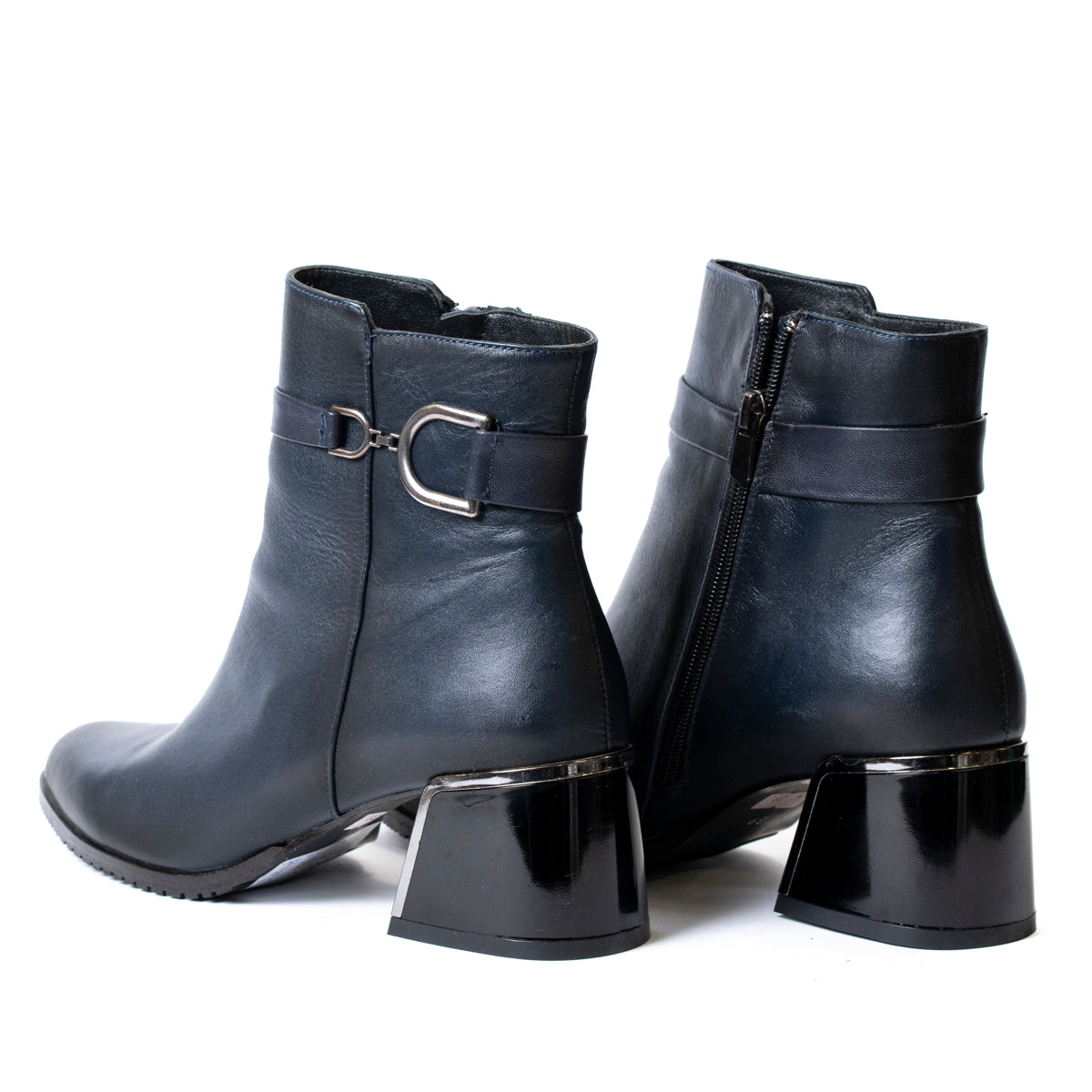 Тъмно сини дамски боти от естествена кожа – елегантен модел с ток