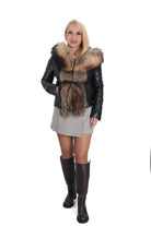 Дамско яке от естествена кожа в черно K-106 с богата яка от естествен косъм