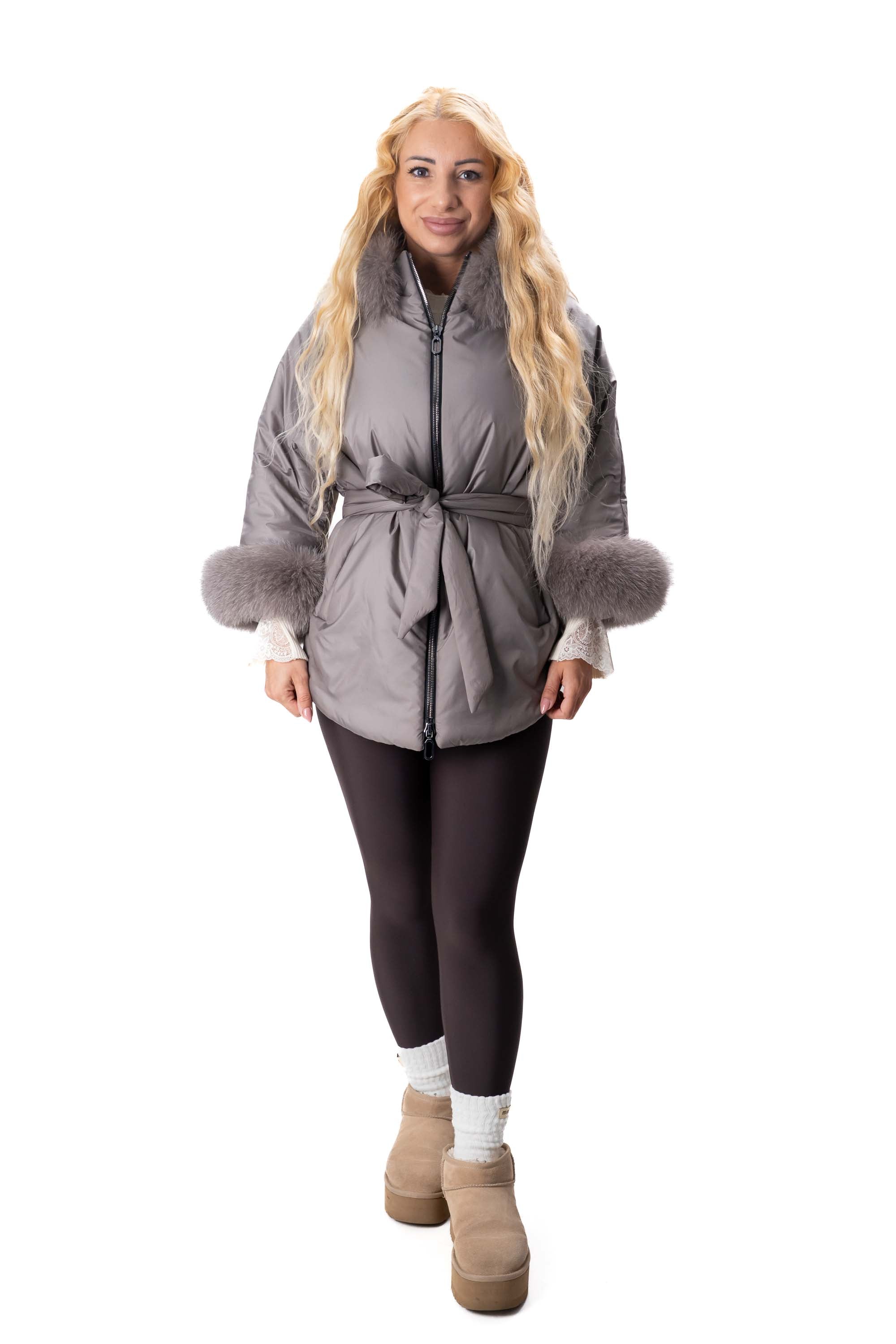 Палто от шушляк с гъши пух и естествен косъм на яката и ръкавите 