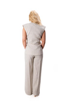 стилен дамски костюм с кристали и широк панталон