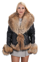 Модерно дамско кожено яке с луксозни косъмени елементи