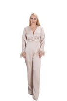 Дамски гащеризон 10585 дълъг от сатен в бежово с пера на ръкавите