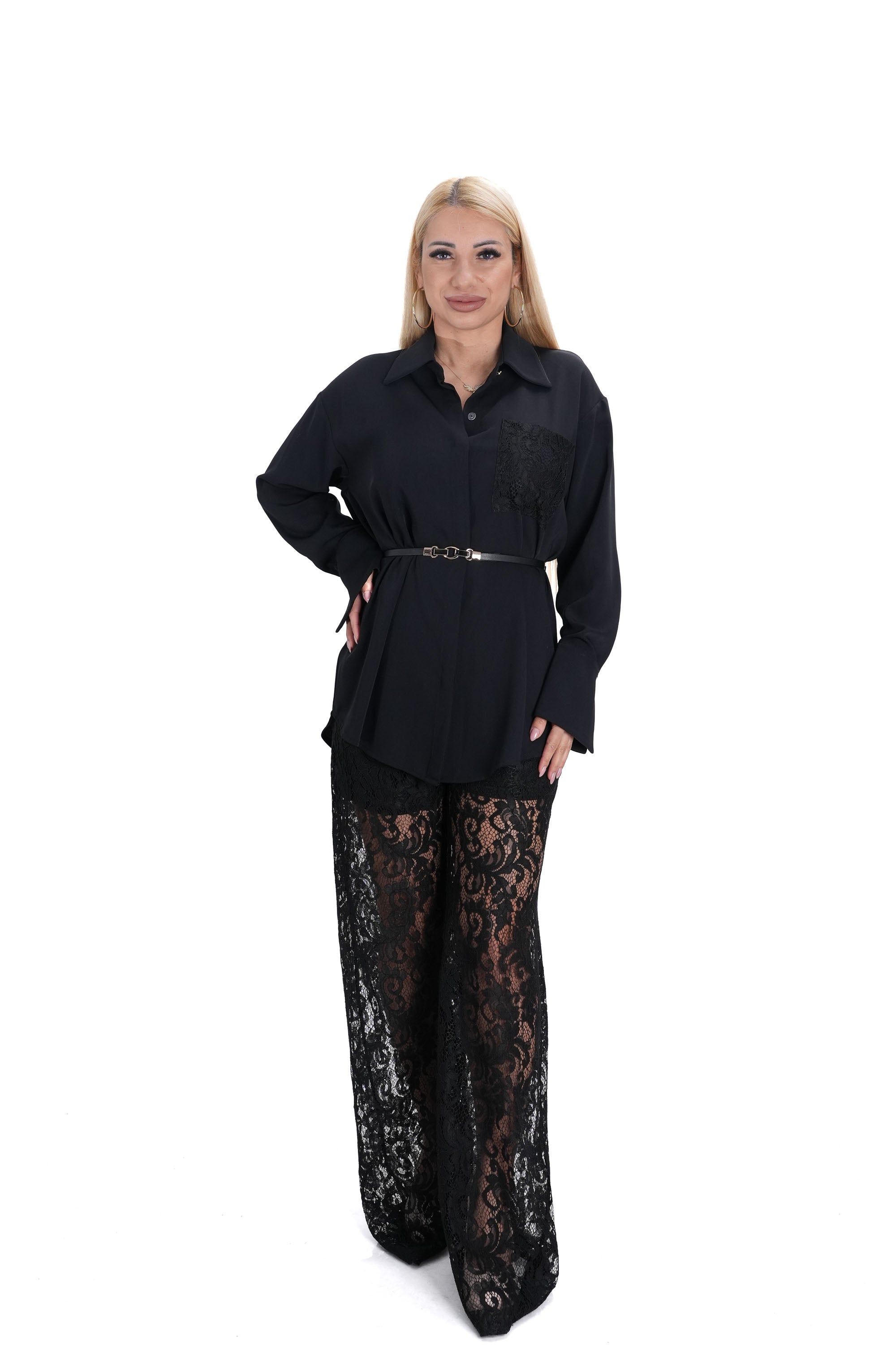 Дамски комплект 10604 – широк дантелен панталон и удължена риза с колан в черно