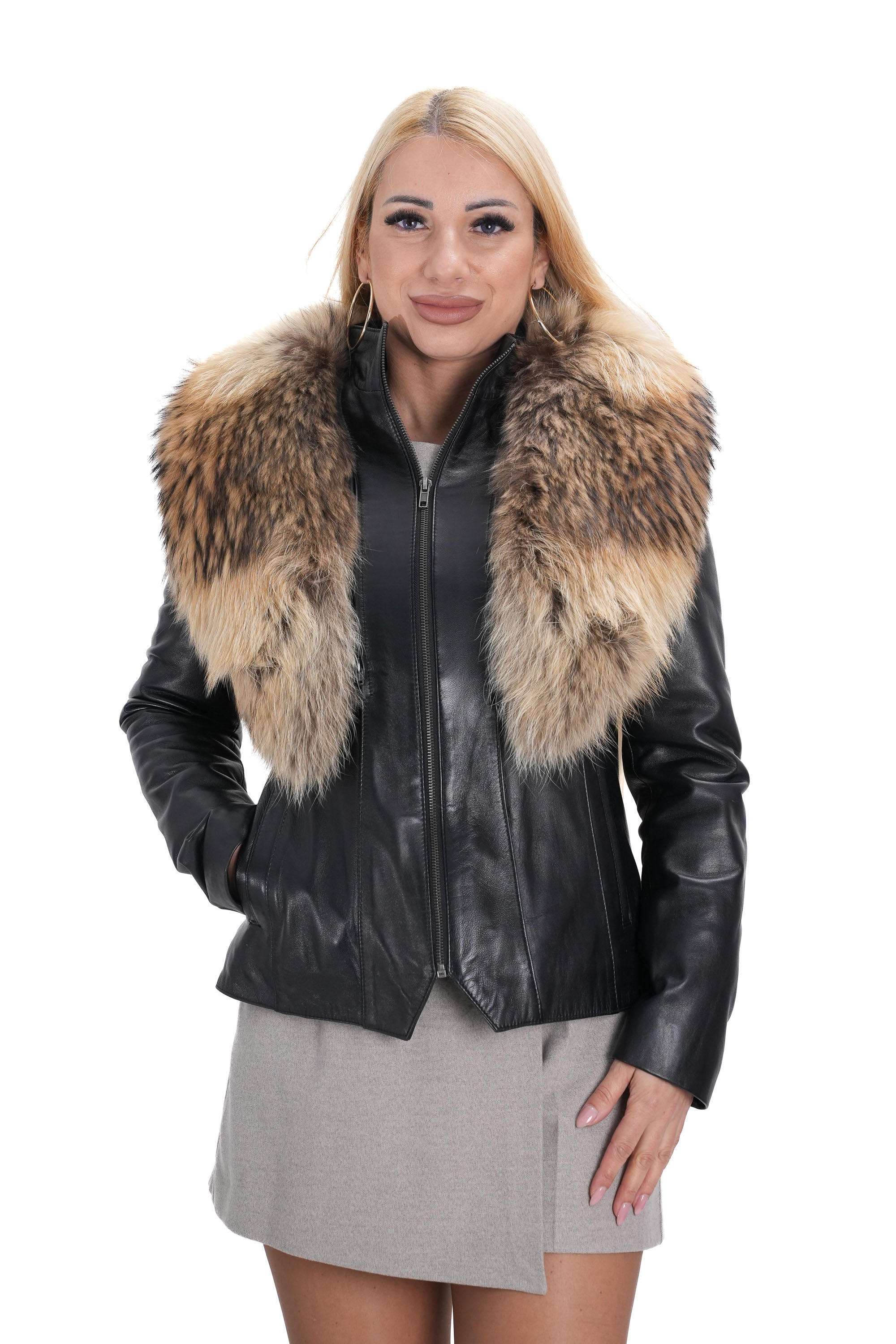 Дамско яке от естествена кожа B-906 с натурална яка, която се сваля с цип