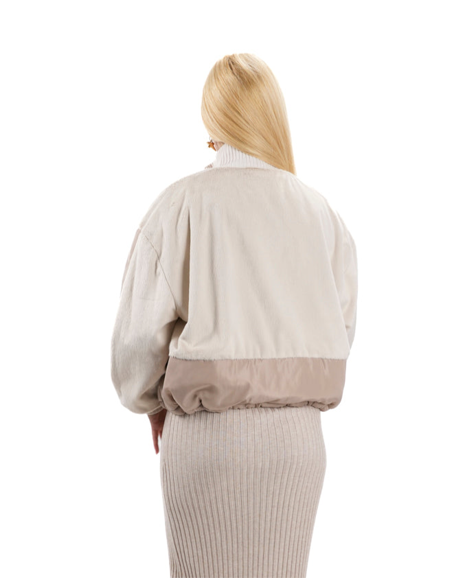 Дамско бежово яке с пух и шушляк за леко преходно време