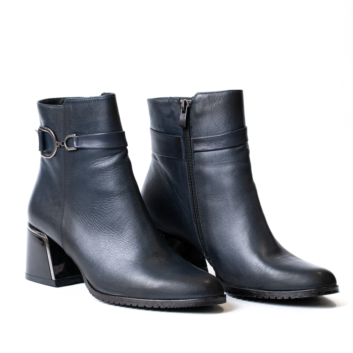 Елегантни дамски боти с катарама и стабилен дебел ток в тъмно син цвят