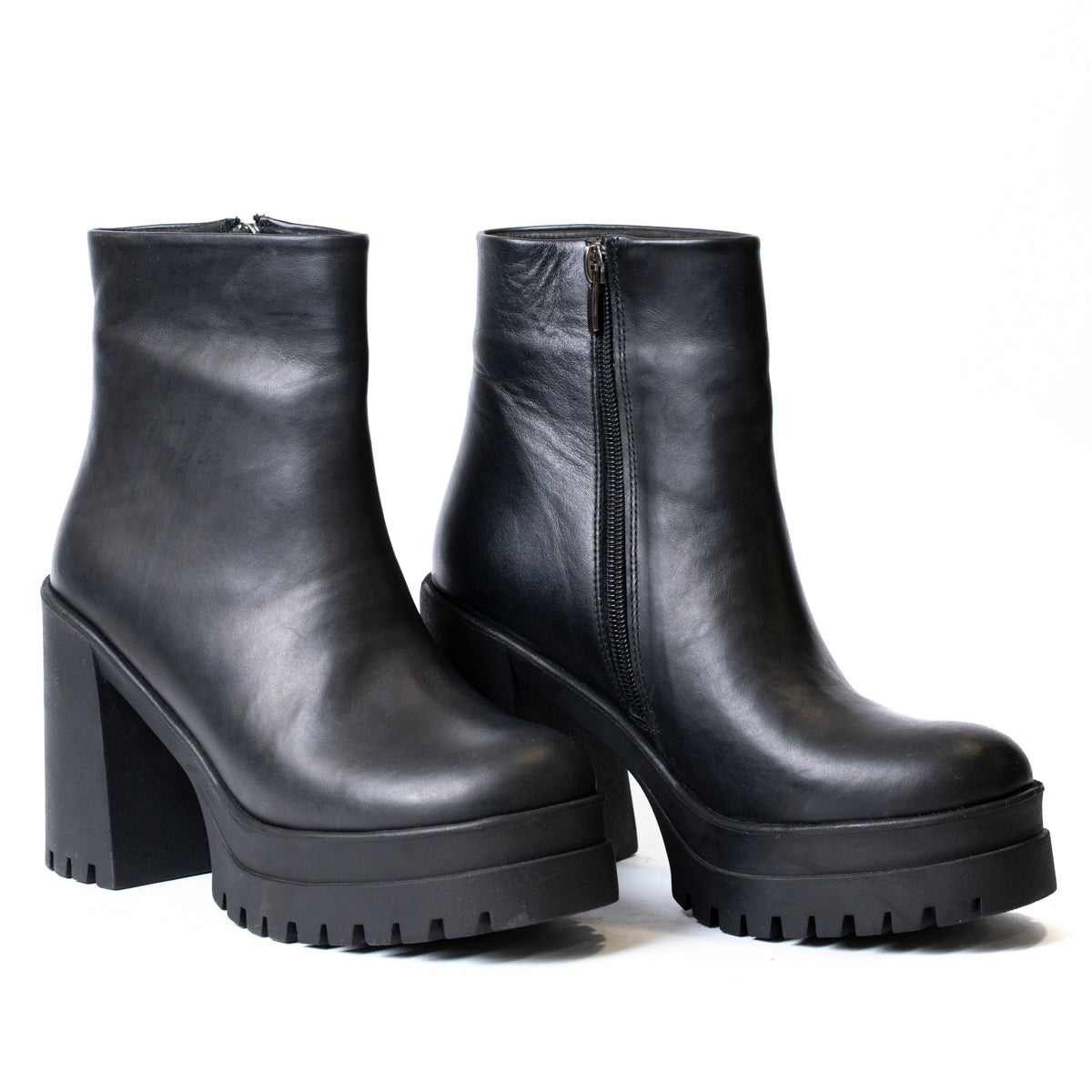 Дамски боти на платформа с дебел ток – страничен изглед черни
