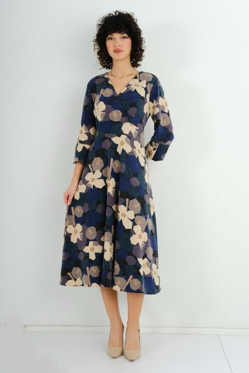 Стилна дамска рокля 141147 с удобна и модерна кройка