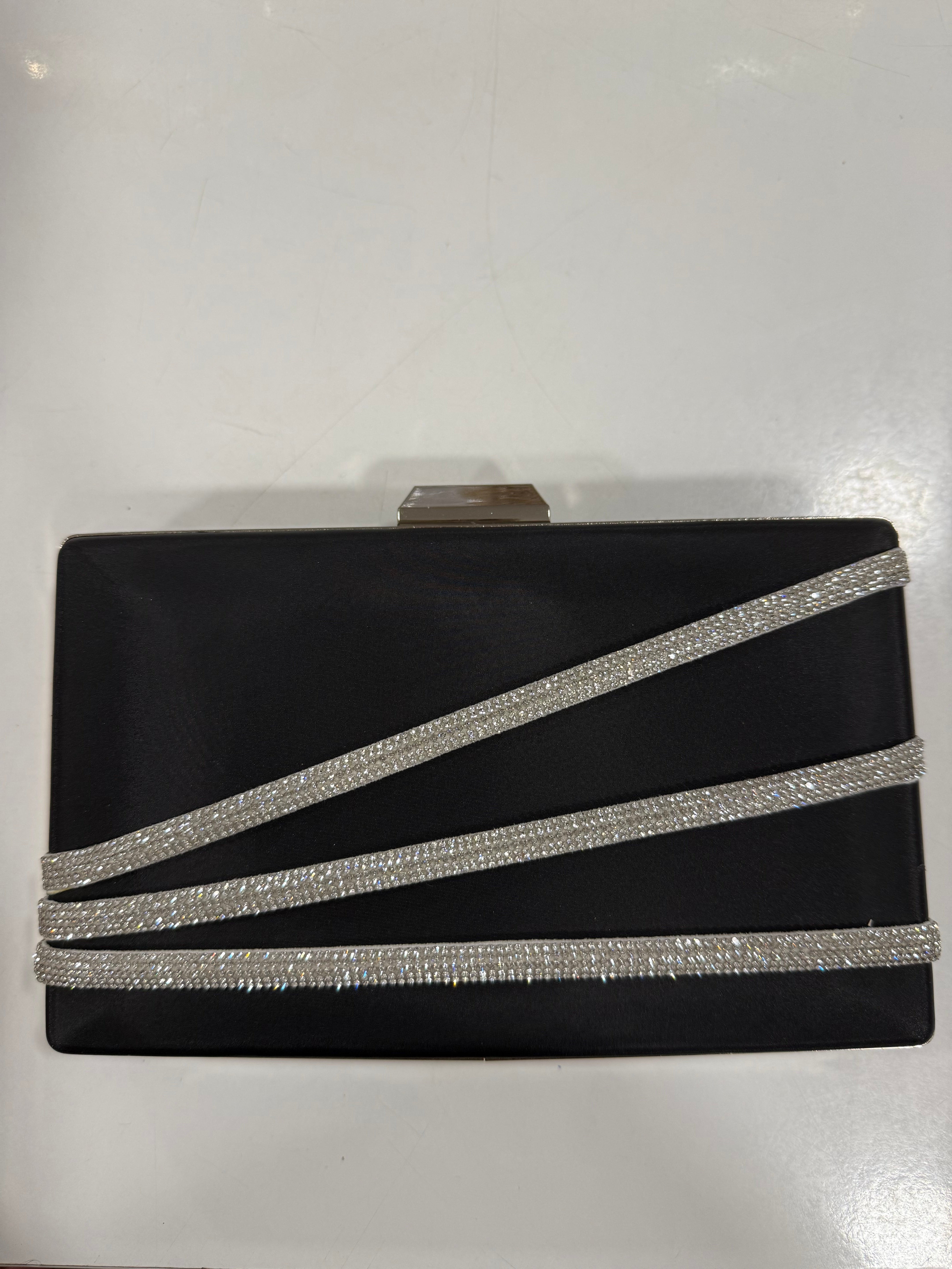 дамска чанта клъч черна от сатен с кристали LUXU